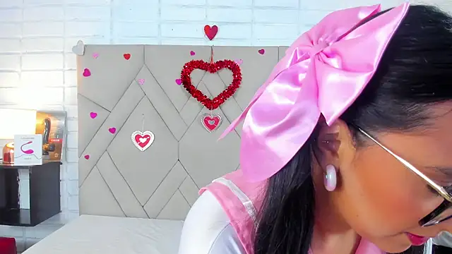 Isis Osman online show from February 2025 08:47:01 PM