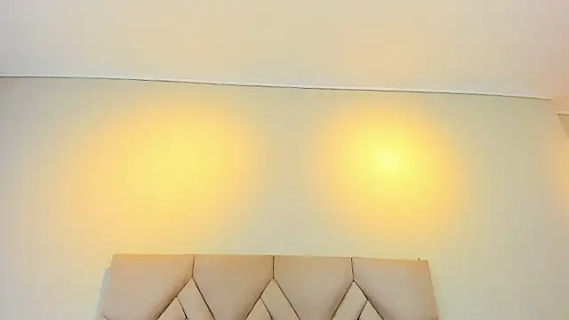 Isis Osman online show from February 2026 07:19:02 PM