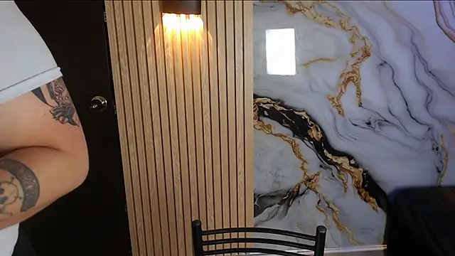 Bruja  Scarlata online show from November 2025 10:15:01 AM