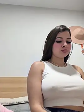 Snapshot of AnitaKariri chatting on February 2025 02:10:01 PM AnitaKariri online show from February 2025 02:10:01 PM