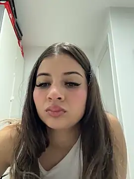 Snapshot of AnitaKariri chatting on February 2025 10:07:01 AM AnitaKariri online show from February 2025 10:07:01 AM