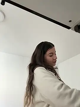 Snapshot of AnitaKariri chatting on March 2025 11:20:01 AM AnitaKariri online show from March 2025 11:20:01 AM