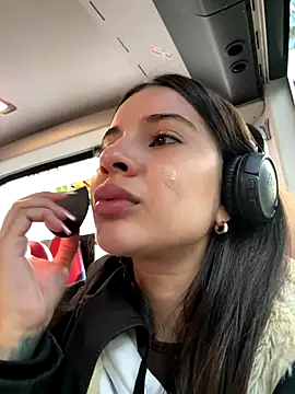 Snapshot of AnitaKariri chatting on November 2025 08:36:02 AM AnitaKariri online show from November 2025 08:36:02 AM