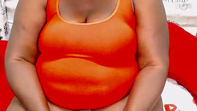 Honeybumsx32 online show from April 2026 07:18:01 PM