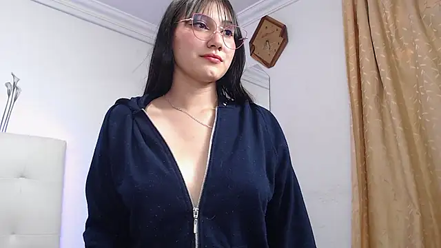 Snapshot of Chloe_Brownx chatting on March 2025 06:56:01 PM Chloe Brownx online show from March 2025 06:56:01 PM