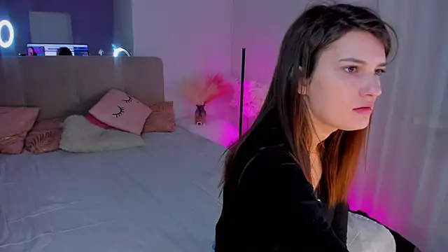 Laura Leee online show from March 2025 06:28:02 AM