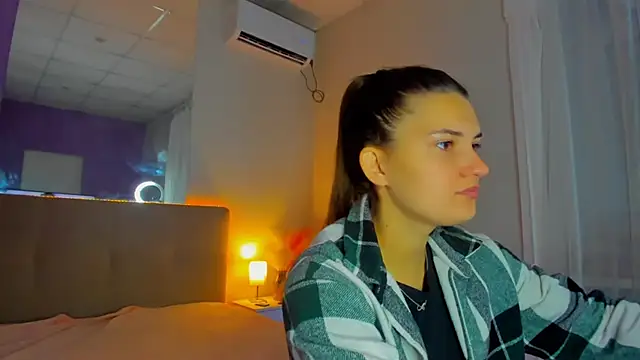 Laura Leee online show from September 2025 05:31:01 AM