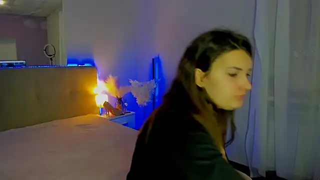 Laura Leee online show from November 2025 06:02:01 AM