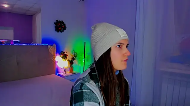 Snapshot of Laura_Leee chatting on January 2026 06:07:01 AM Laura Leee online show from January 2026 06:07:01 AM