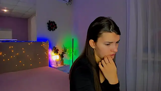 Snapshot of Laura_Leee chatting on January 2026 06:19:01 AM Laura Leee online show from January 2026 06:19:01 AM