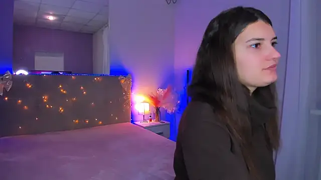 Snapshot of Laura_Leee chatting on February 2026 06:34:01 AM Laura Leee online show from February 2026 06:34:01 AM