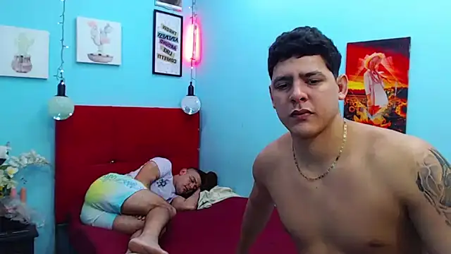 Snapshot of destroys_girls chatting on December 2024 04:53:01 AM destroys girls online show from December 2024 04:53:01 AM