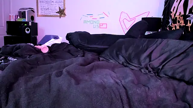 Snapshot of Midnightrose11 chatting on January 2025 10:58:02 AM Midnightrose11 online show from January 2025 10:58:02 AM