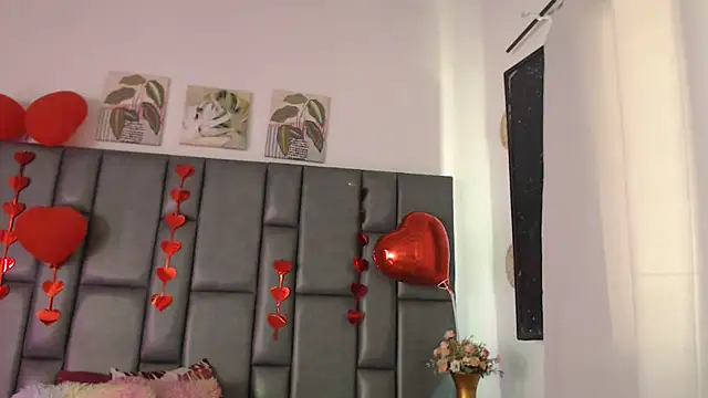 Snapshot of sophiaFoster4u chatting on February 2025 02:31:02 PM sophiaFoster4u online show from February 2025 02:31:02 PM