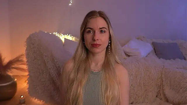 Snapshot of lorrie_love_story chatting on March 2026 11:05:02 AM lorrie love story online show from March 2026 11:05:02 AM