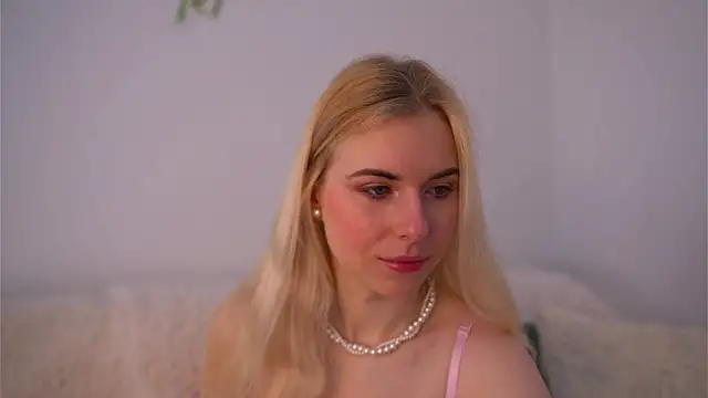 Snapshot of lorrie_love_story chatting on April 2026 10:16:01 AM lorrie love story online show from April 2026 10:16:01 AM