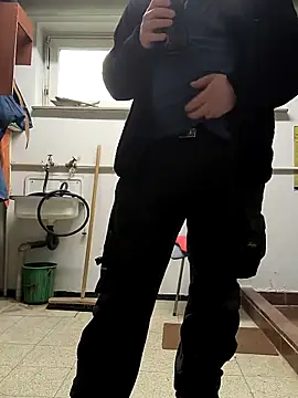 OdinWolf1990 online show from February 2025 11:21:01 AM