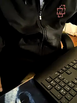 OdinWolf1990 online show from October 2025 03:58:02 AM