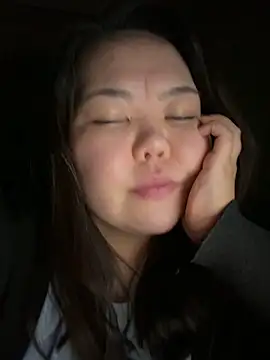 Snapshot of lunamas chatting on April 2026 12:11:02 AM lunamas online show from April 2026 12:11:02 AM