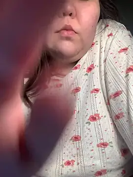 Snapshot of lunamas chatting on April 2026 11:46:01 PM lunamas online show from April 2026 11:46:01 PM