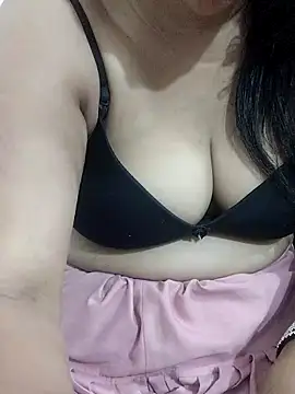 Snapshot of Urmila_bhabhii chatting on March 2026 02:43:01 PM Urmila bhabhii online show from March 2026 02:43:01 PM