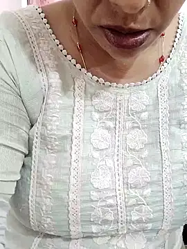 Snapshot of Urmila_bhabhii chatting on April 2026 09:13:01 AM Urmila bhabhii online show from April 2026 09:13:01 AM