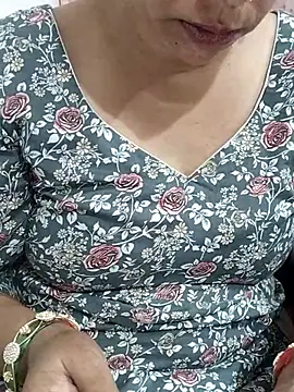 Snapshot of Urmila_bhabhii chatting on June 2026 03:07:02 PM Urmila bhabhii online show from June 2026 03:07:02 PM