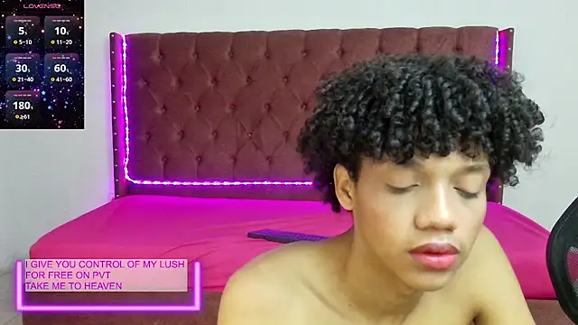 Snapshot of jony_honey chatting on February 2025 02:02:01 PM jony honey online show from February 2025 02:02:01 PM