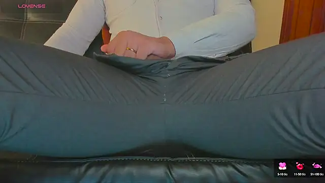 Snapshot of MrLonely02 chatting on December 2024 10:58:01 PM MrLonely02 online show from December 2024 10:58:01 PM