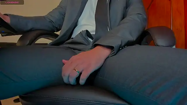 Snapshot of MrLonely02 chatting on February 2025 01:18:02 PM MrLonely02 online show from February 2025 01:18:02 PM