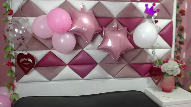 Snapshot of NahomiConnor_ chatting on January 2025 11:10:02 PM NahomiConnor online show from January 2025 11:10:02 PM