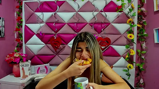 Snapshot of NahomiConnor_ chatting on March 2025 01:50:02 PM NahomiConnor online show from March 2025 01:50:02 PM