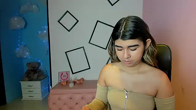 Snapshot of NahomiConnor_ chatting on September 2025 01:36:02 PM NahomiConnor online show from September 2025 01:36:02 PM