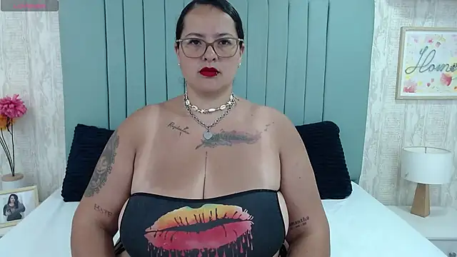 Snapshot of KarllaWalker chatting on February 2025 12:47:01 PM KarllaWalker online show from February 2025 12:47:01 PM