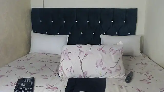 BhadBhad Kitty online show from December 2024 01:51:02 AM