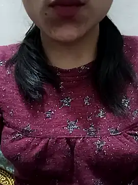 Snapshot of Riyu_05 chatting on December 2024 09:49:01 AM Riyu 05 online show from December 2024 09:49:01 AM