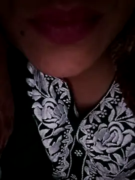 Snapshot of Riyu_05 chatting on March 2025 08:43:01 AM Riyu 05 online show from March 2025 08:43:01 AM