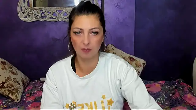 DivinSandra online show from December 2024 11:14:01 AM