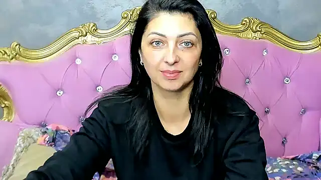 DivinSandra online show from February 2025 11:41:02 AM