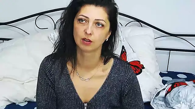 DivinSandra online show from March 2025 09:45:02 AM