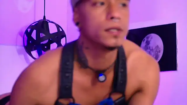 Snapshot of Mowgli_FFun chatting on March 2026 03:12:01 AM Mowgli FFun online show from March 2026 03:12:01 AM