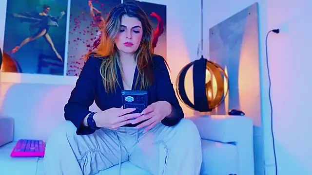 Snapshot of Lizzymontanaa chatting on January 2025 12:27:02 AM Lizzymontanaa online show from January 2025 12:27:02 AM