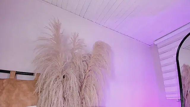 Snapshot of ariana_rosse__ chatting on January 2025 12:39:02 PM ariana rosse   online show from January 2025 12:39:02 PM