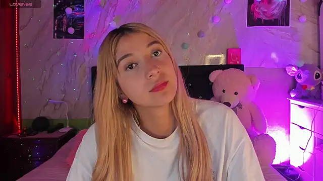 Snapshot of ariana_rosse__ chatting on September 2025 11:04:02 AM ariana rosse   online show from September 2025 11:04:02 AM