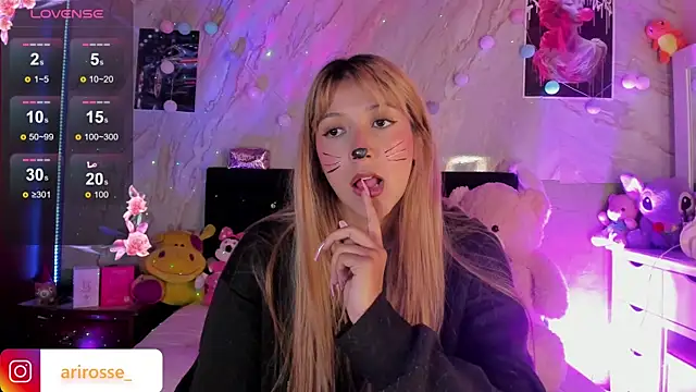 Snapshot of ariana_rosse__ chatting on October 2025 08:59:01 AM ariana rosse   online show from October 2025 08:59:01 AM