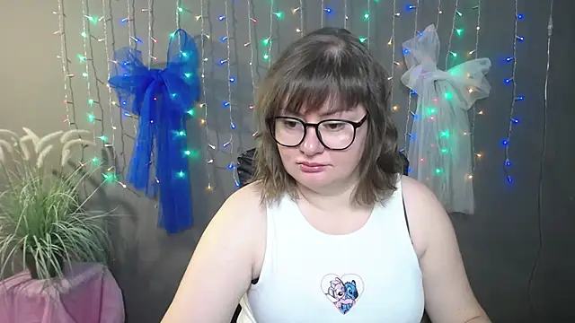 Snapshot of ZannaDreil chatting on December 2025 07:10:02 PM ZannaDreil online show from December 2025 07:10:02 PM