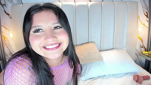 AvyMilton online show from October 2025 11:55:01 AM