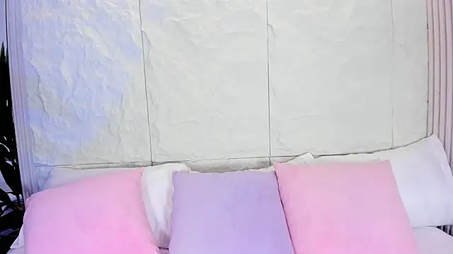 AvyMilton online show from November 2025 11:35:01 AM