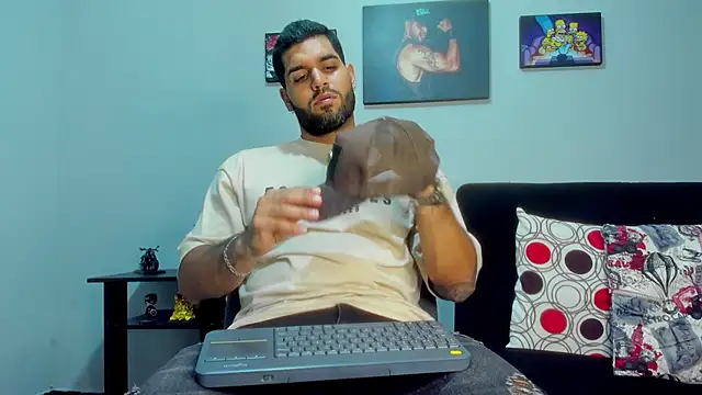 SamirHazard97 online show from December 2024 02:09:01 AM