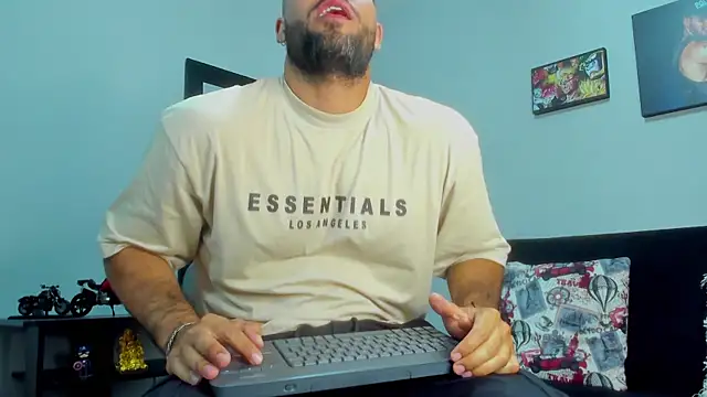 SamirHazard97 online show from February 2025 01:57:01 AM